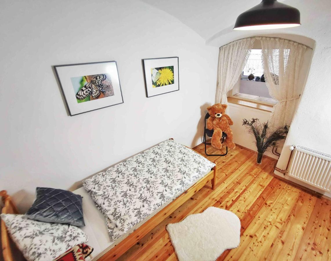Ferienwohnung Himmelberg 80M2 In Der Altstadt Und Toll Fuer Familien Klagenfurt am Woerthersee Eksteriør billede
